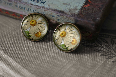 Summer Daisy Flower Vintage Inspired Stud Earrings