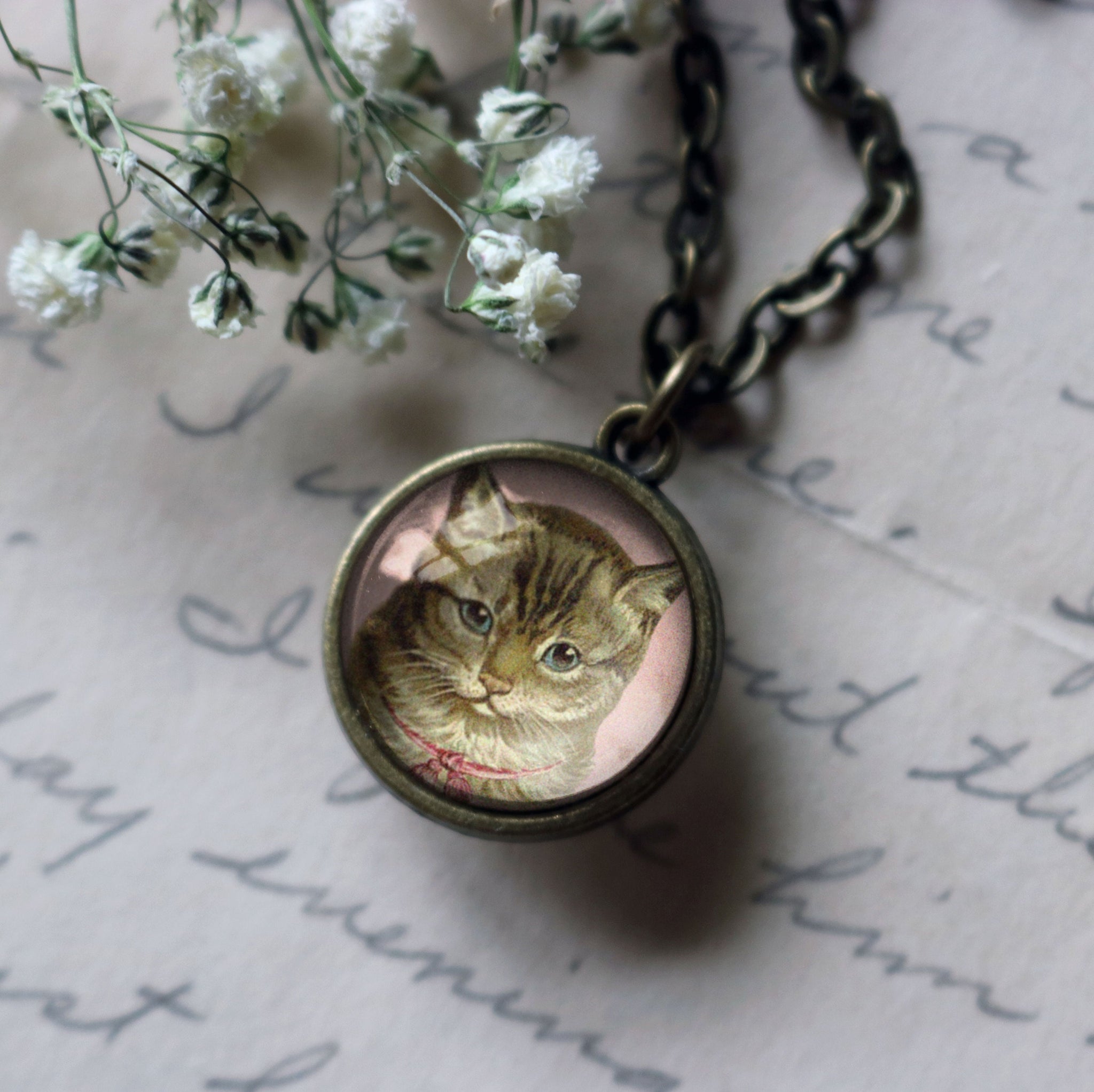 Victorian Tabby Cat Simple Reversible Glass Cabochon Pendant Necklace
