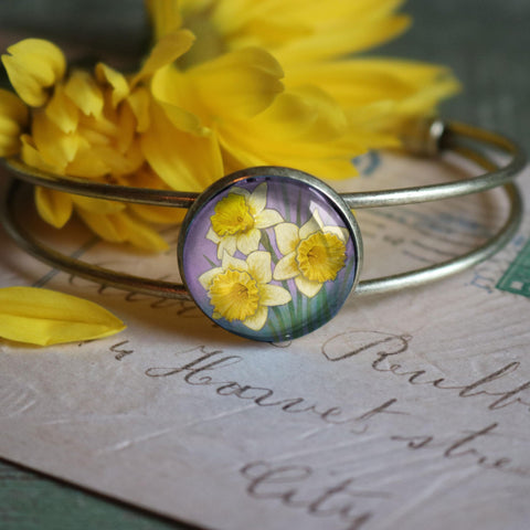 Art Nouveau Daffodil Brass and Glass Cabochon Wire Cuff Cottagecore Bracelet