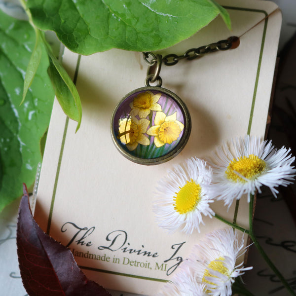 Art Nouveau Daffodil Simple Reversible Pendant Necklace