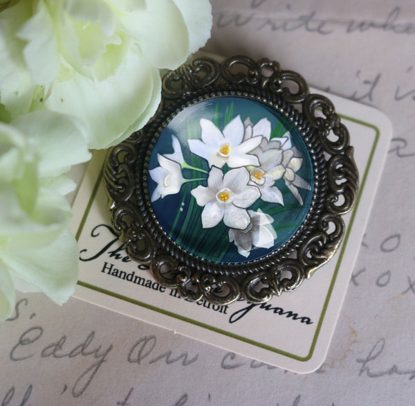 Paperwhite Narcissus Ornate Glass Cabochon and Brass Brooch