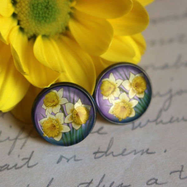 Art Nouveau Daffodil Glass Cabochon Stud Earrings