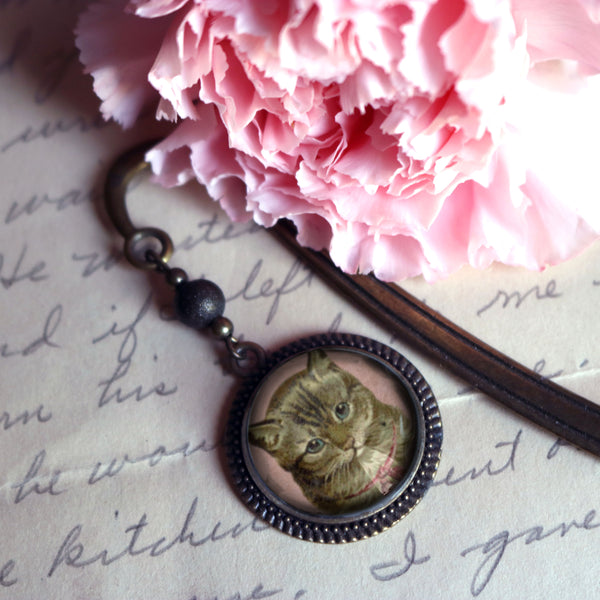 Victorian Tabby Cat Glass Cabochon Brass Book Hook / Bookmark