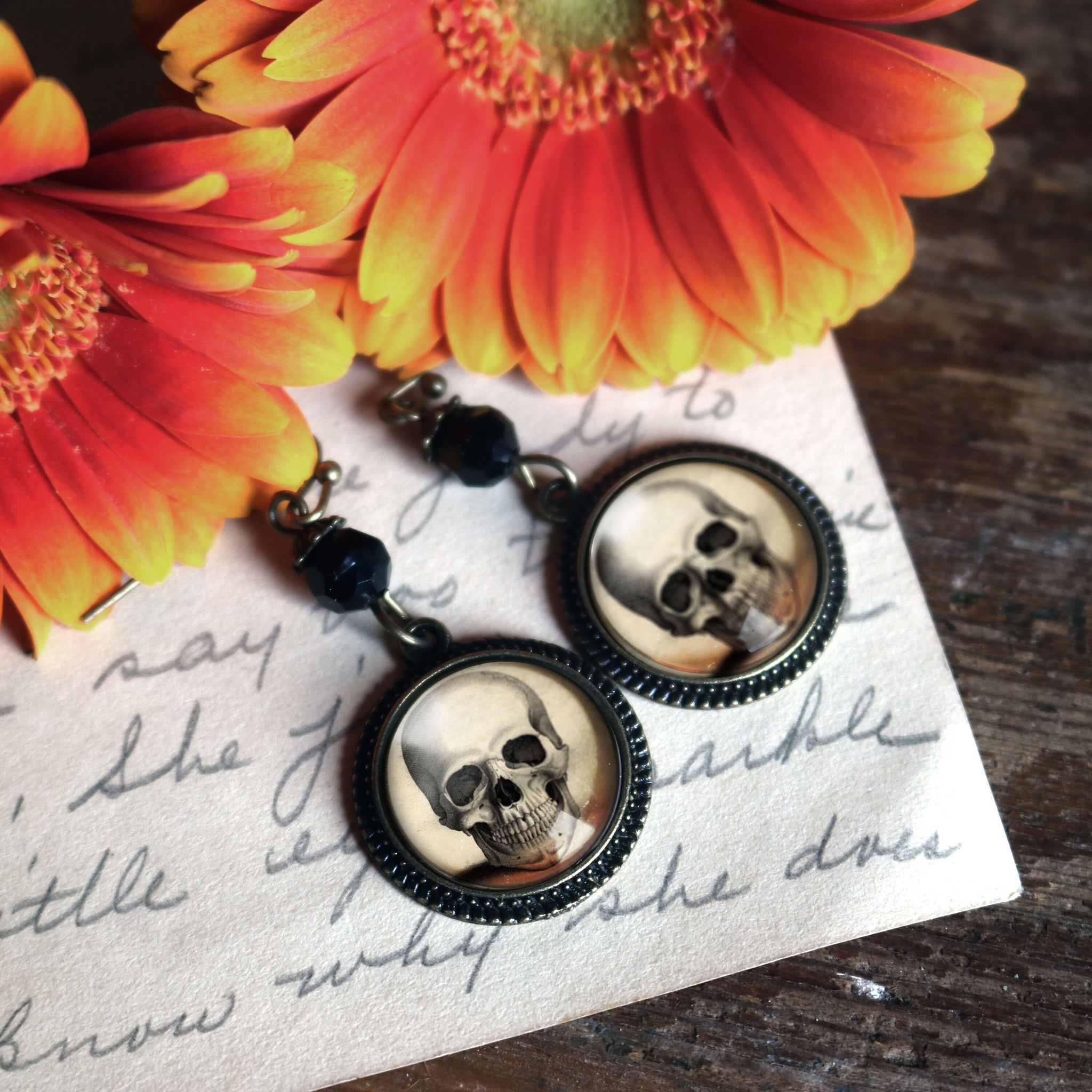 Pale Skull Vintage Inspired Drop / Dangle Goth / Halloween Earrings.