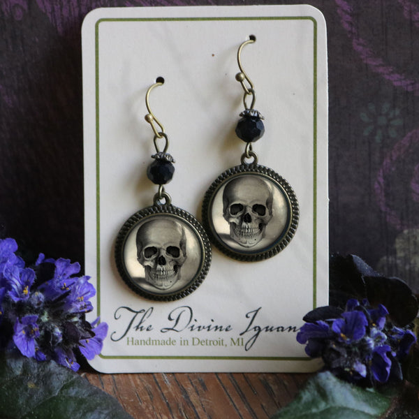 Pale Skull Vintage Inspired Drop / Dangle Goth / Halloween Earrings.