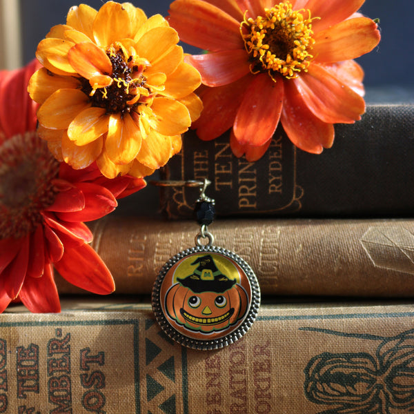 Jack O Lantern in Witch Hat Glass Cabochon Retro Halloween Brass Book Hook / Bookmark