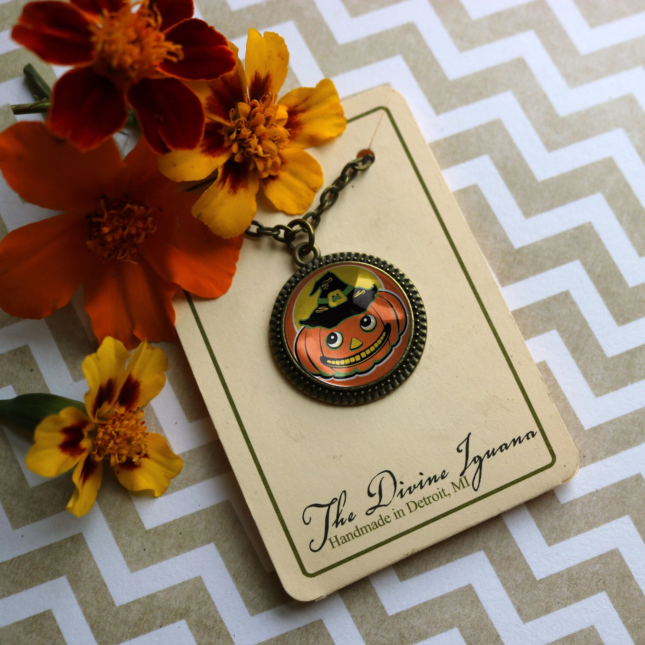 Retro Jack O Lantern in Witch Hat Halloween Pendant Necklace